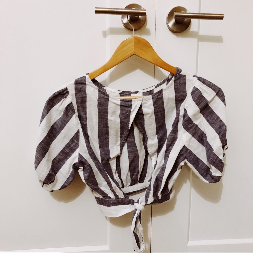 Crop top! - Picture 2 of 2